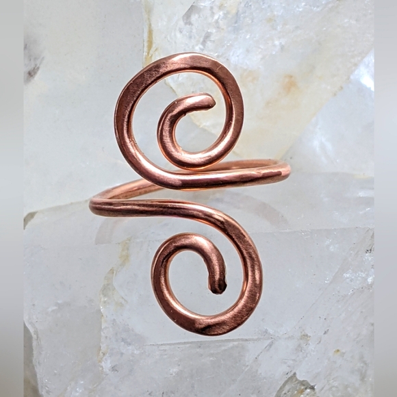 Artisan Copper Spiral Ring Handmade Unisex Jewelry - Picture 6 of 13